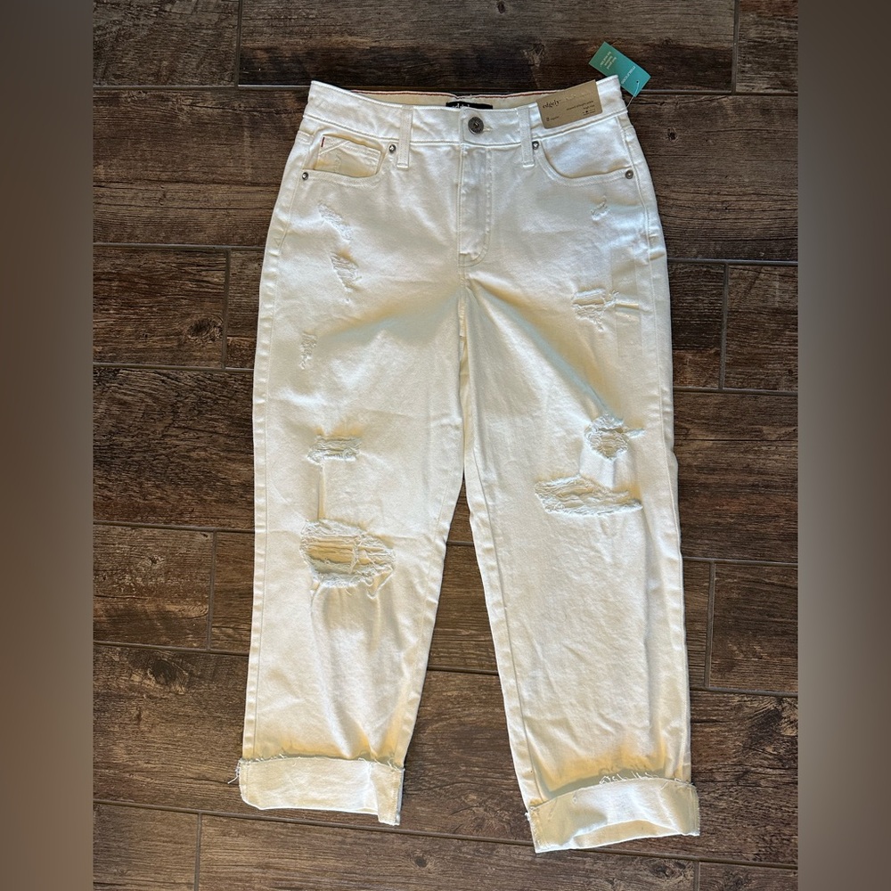 NWT Edgley by Maurices White Distressed High Rise Relaxed Straight Ankle Jeans